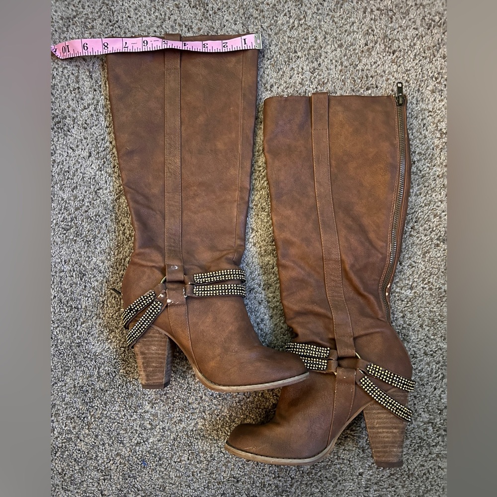 Brown boots
